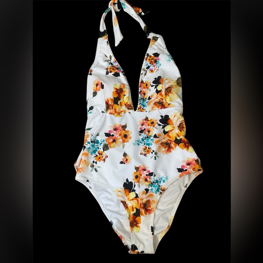 CUPSHE NWT swimsuit XL “live life on the beach” tie around the neck/back